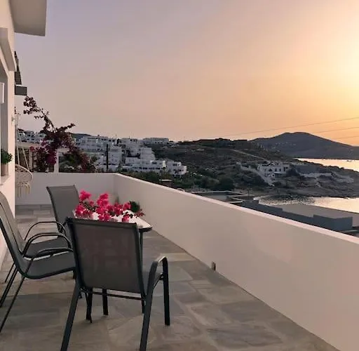 Linardo's Cycladic House * Naousa (Paros)