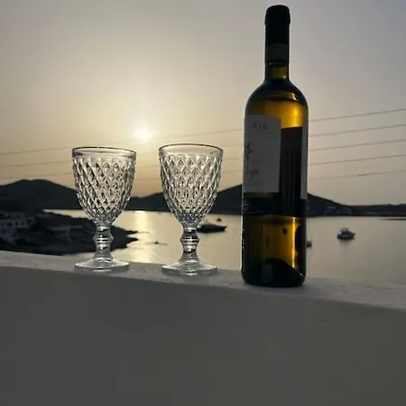 Linardo's Cycladic House Hébergement de vacances Náoussa