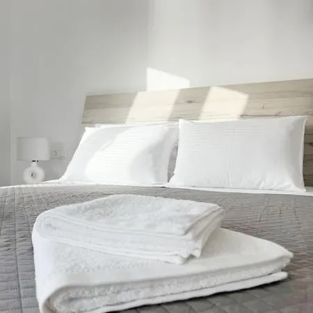 Linardo's Cycladic House Hébergement de vacances