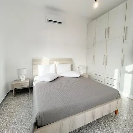 Linardo's Cycladic House *