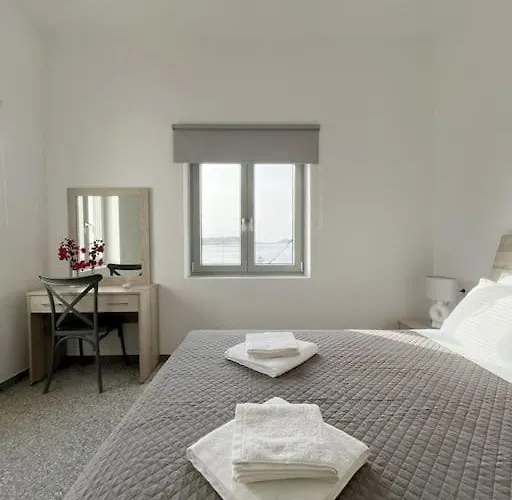 Linardo's Cycladic House